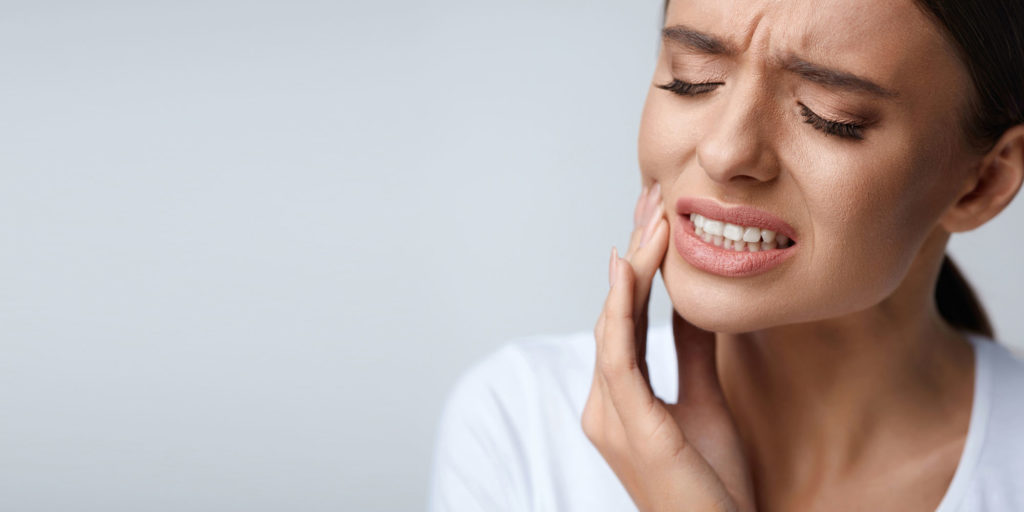 patient with tooth pain